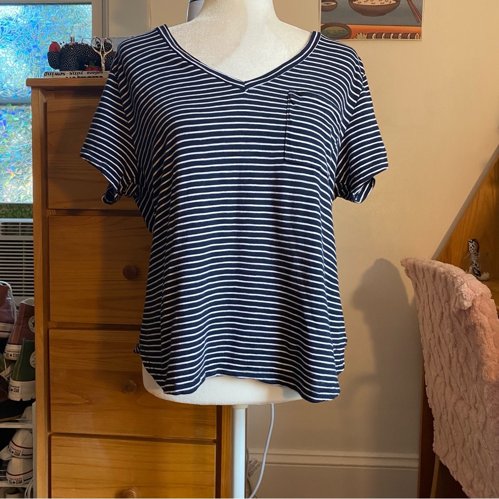 Abercrombie and Fitch Navy Blue White Striped V-Neck Short Sleeve Tee